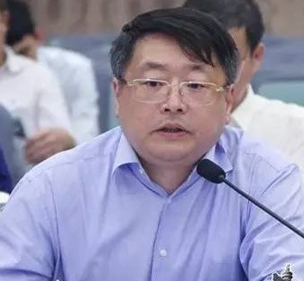 顾伟华