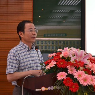 杨立荣
